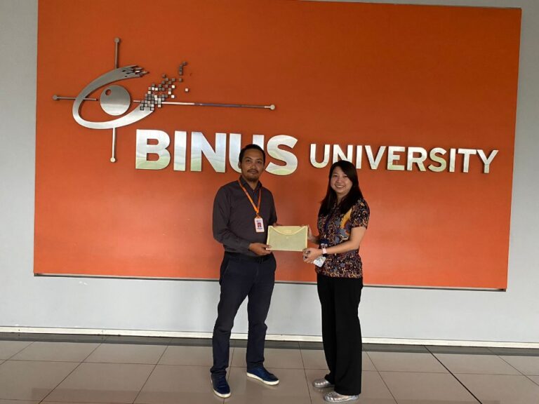 PT Perpustakaan Universitas Internasional Batam melakukan kunjungan benchmarking dan sharing knowledge ke BINUS Univerity